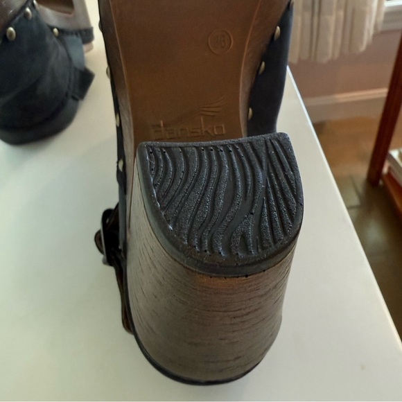 Dansko Delle Suede Slingback Black Platform Clogs w/Wooden Heel, Black, Sz 36 - Picture 6 of 14